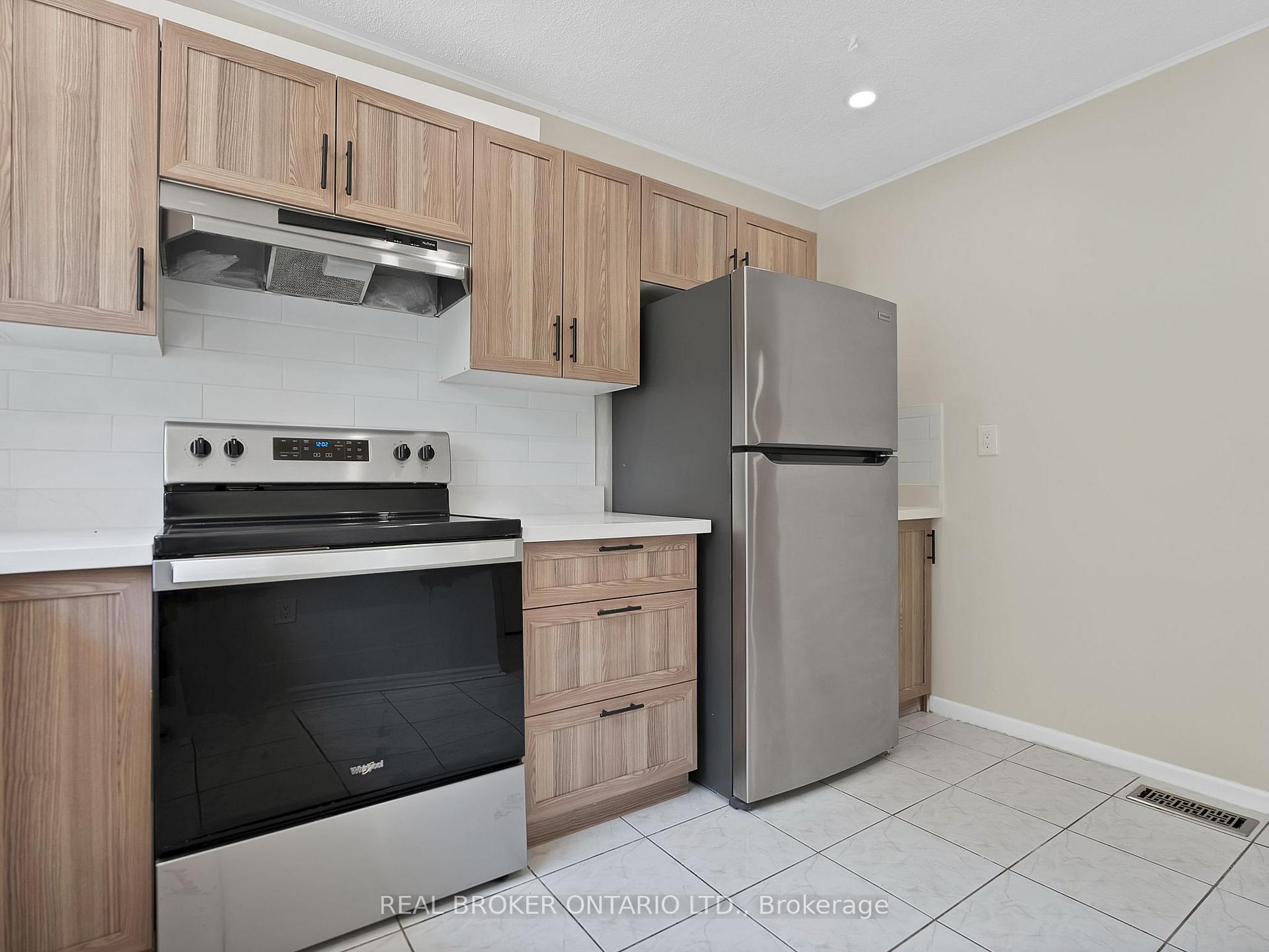 Photo 8 of 51 Newstead Crescent, Brampton, Madoc — HOMEH