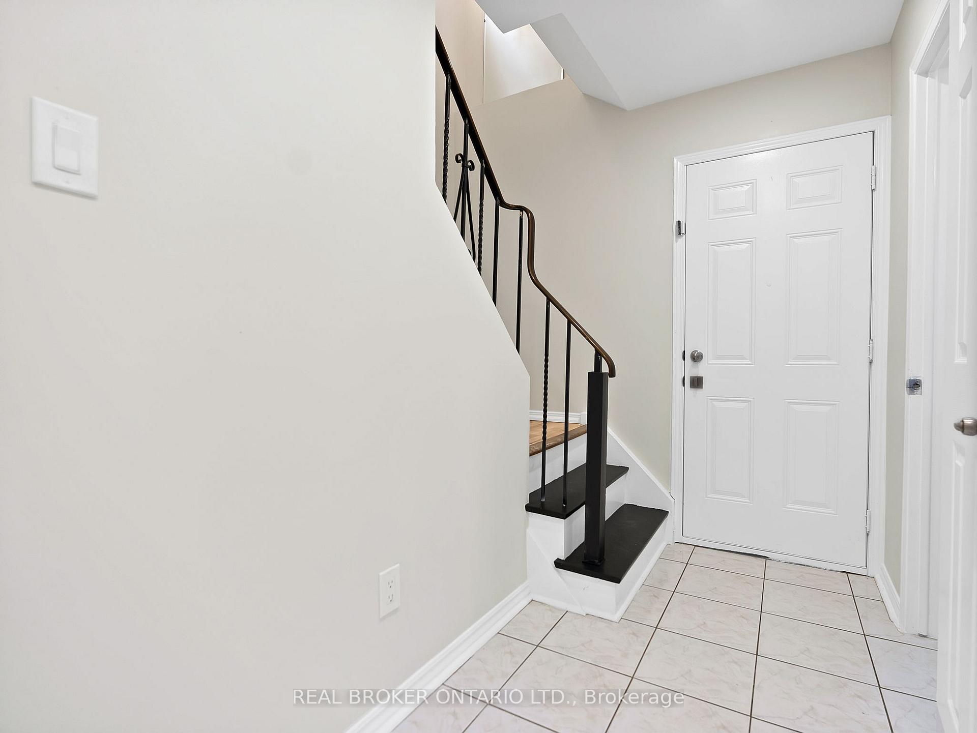 Photo 10 of 51 Newstead Crescent, Brampton, Madoc — HOMEH