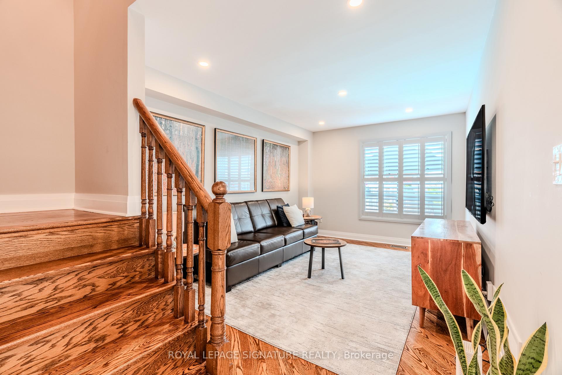 Photo 7 of 9 Humbershed Crescent, Caledon, Bolton West — HOMEH