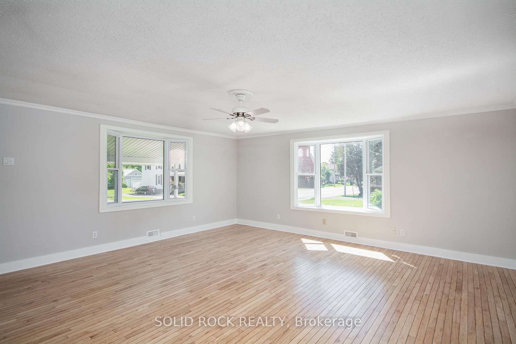 Photo 4 of 3230 Yorks Corners Road, Ottawa, Metcalfe — HOMEH
