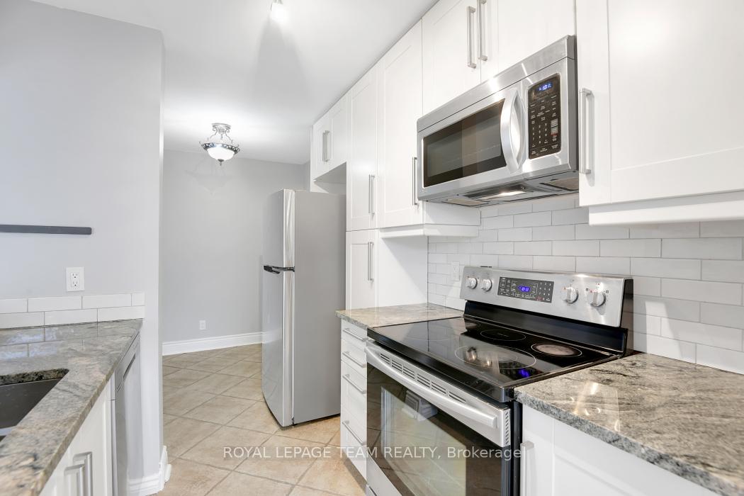 Photo 3 of 55 Hummingbird Crescent W, Ottawa, Barrhaven - Cedargrove/Fraserdale — HOMEH