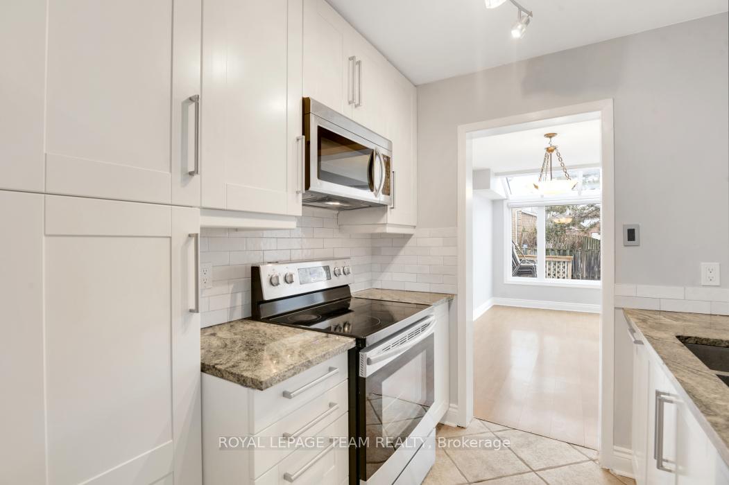 Photo 4 of 55 Hummingbird Crescent W, Ottawa, Barrhaven - Cedargrove/Fraserdale — HOMEH
