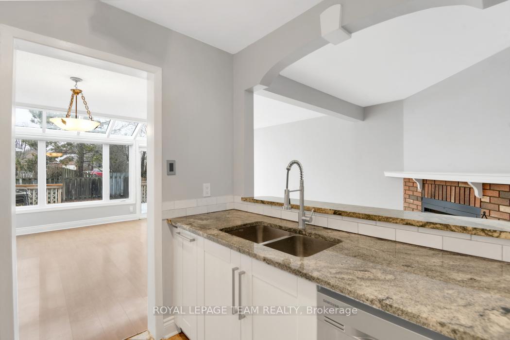 Photo 5 of 55 Hummingbird Crescent W, Ottawa, Barrhaven - Cedargrove/Fraserdale — HOMEH