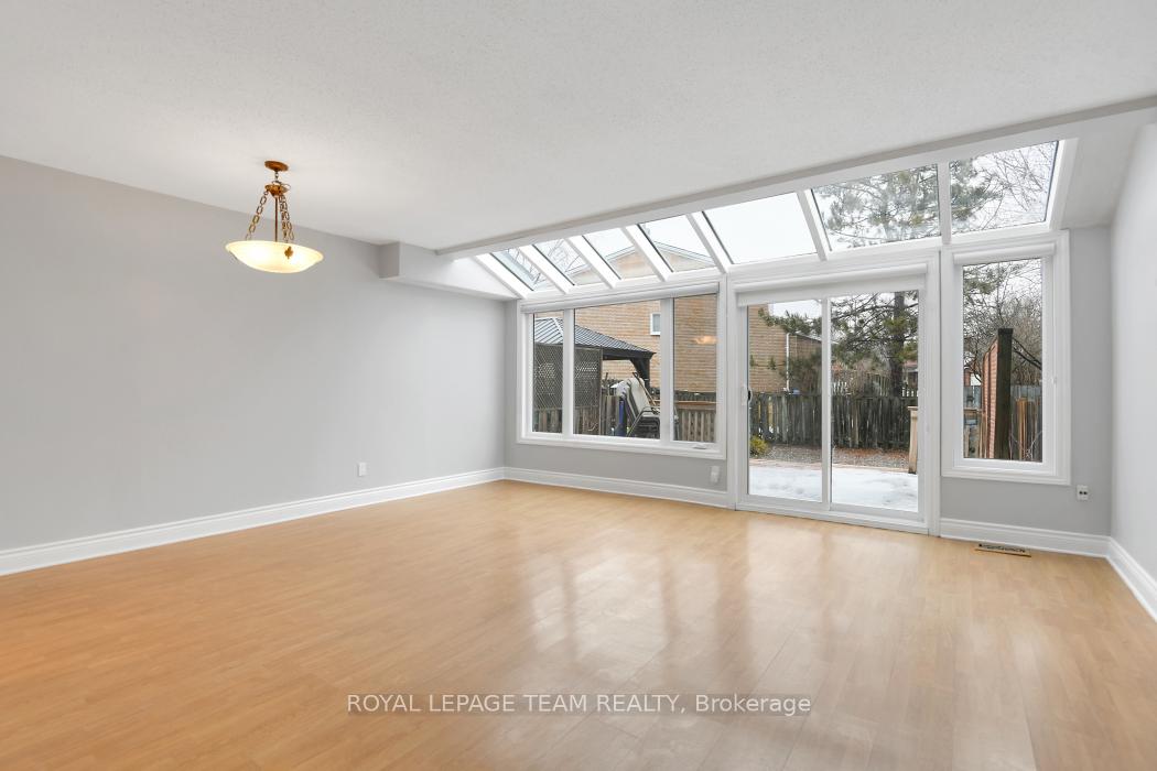 Photo 7 of 55 Hummingbird Crescent W, Ottawa, Barrhaven - Cedargrove/Fraserdale — HOMEH