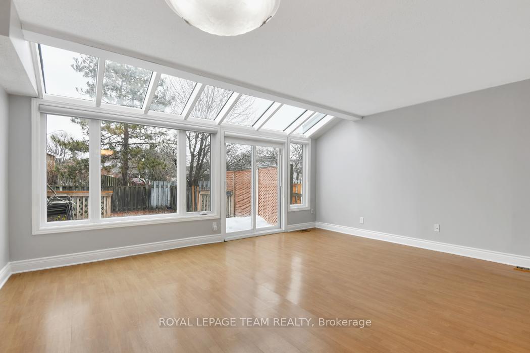 Photo 12 of 55 Hummingbird Crescent W, Ottawa, Barrhaven - Cedargrove/Fraserdale — HOMEH