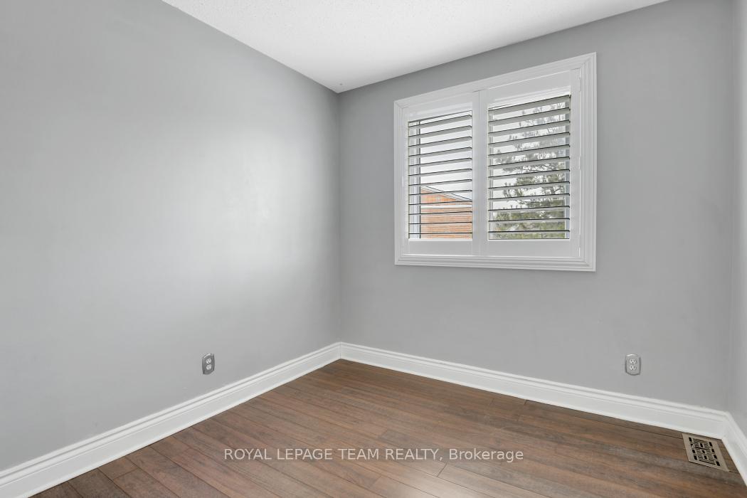 Photo 21 of 55 Hummingbird Crescent W, Ottawa, Barrhaven - Cedargrove/Fraserdale — HOMEH