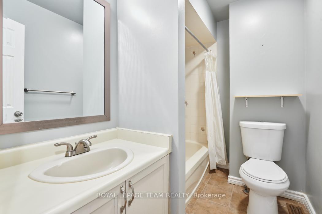 Photo 22 of 55 Hummingbird Crescent W, Ottawa, Barrhaven - Cedargrove/Fraserdale — HOMEH