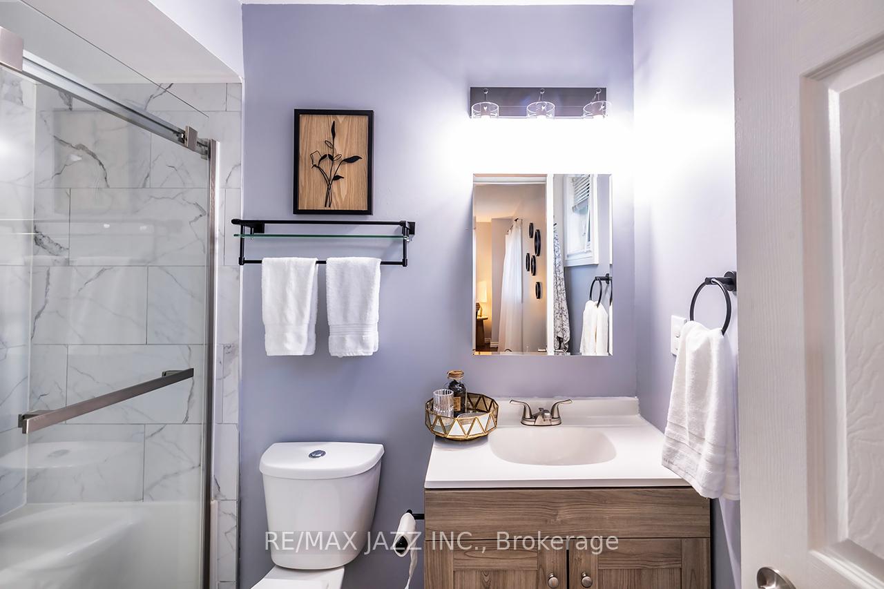 Photo 13 of 53 Vail Meadows Crescent, Clarington, Bowmanville — HOMEH