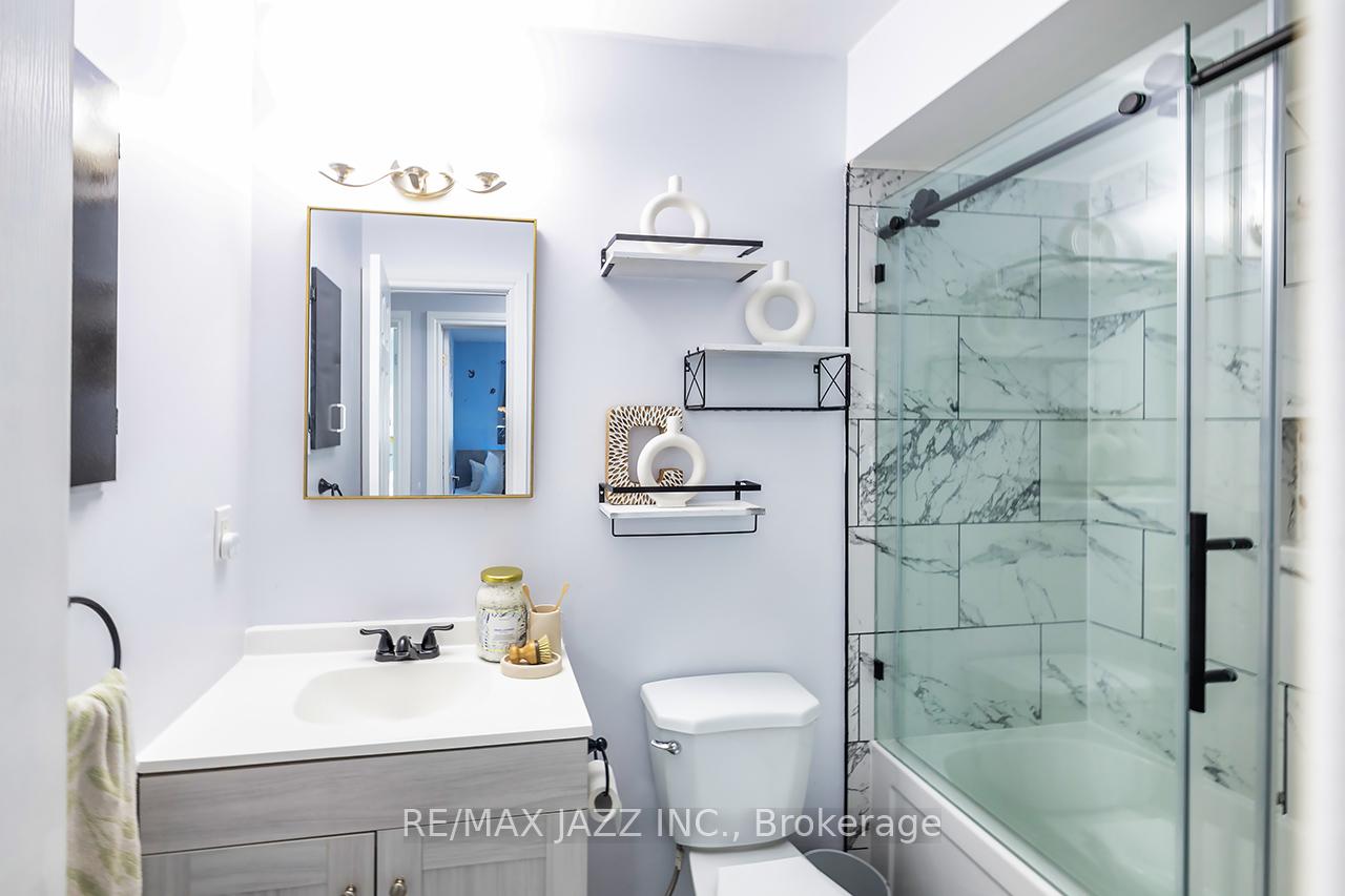 Photo 19 of 53 Vail Meadows Crescent, Clarington, Bowmanville — HOMEH