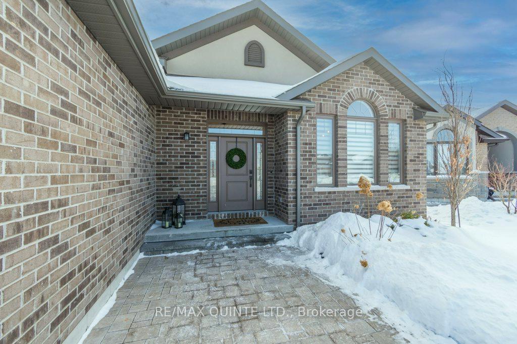 Photo 2 of 41 Covington Crescent, Belleville, Thurlow Ward — HOMEH