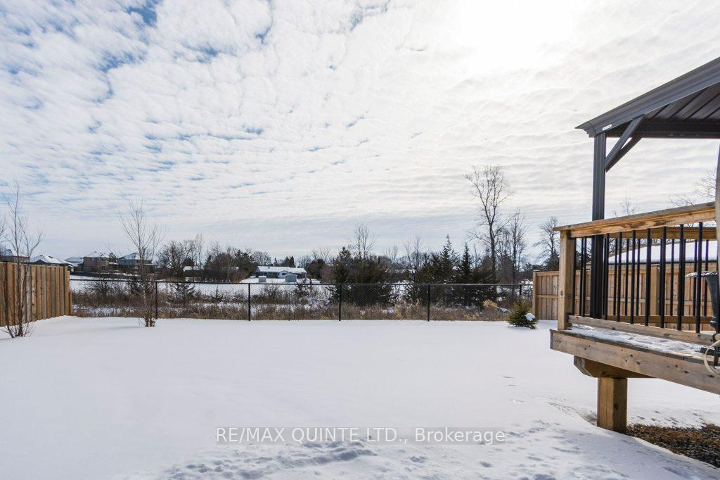 Photo 4 of 41 Covington Crescent, Belleville, Thurlow Ward — HOMEH