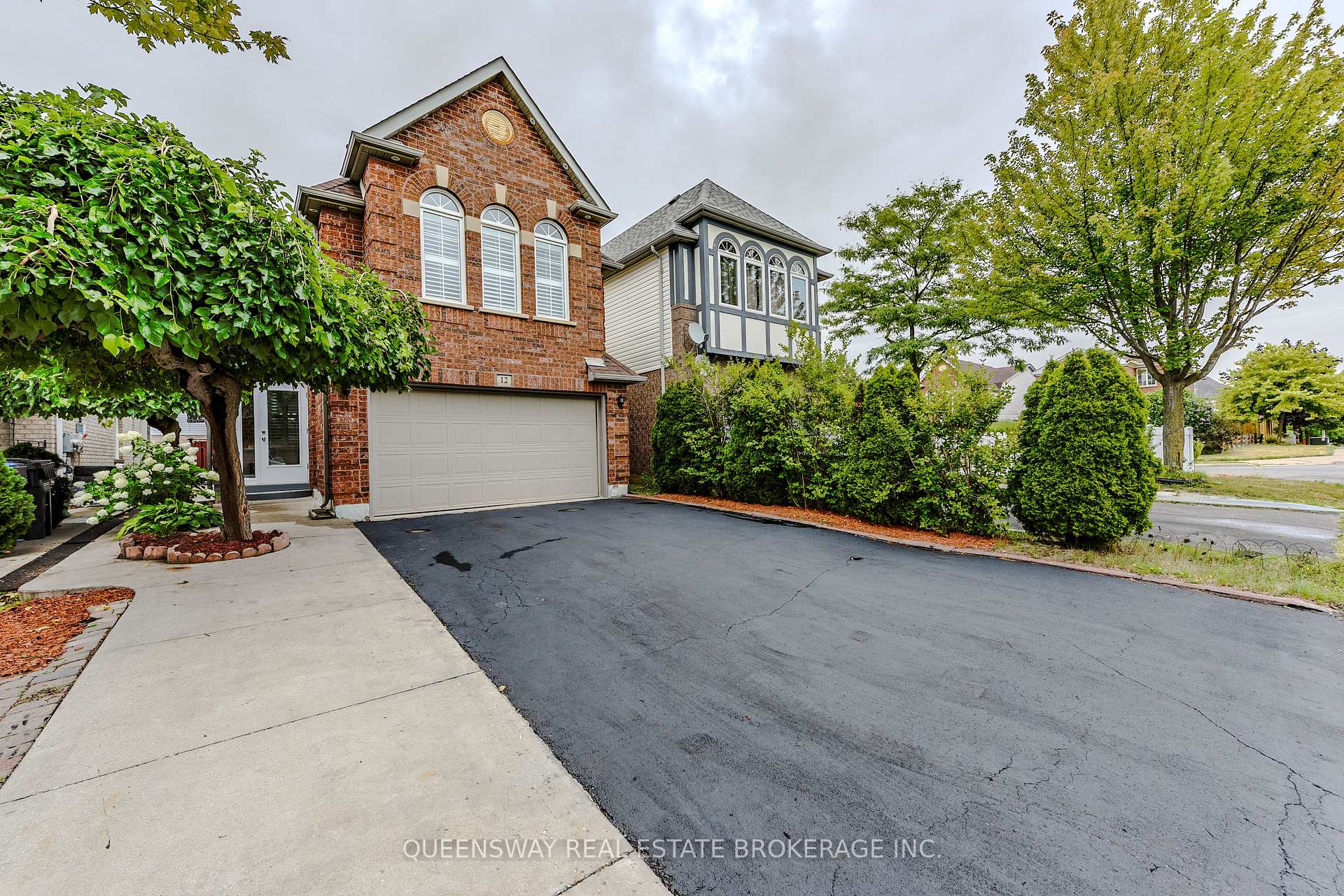 Photo 2 of 12 Dandelion Road, Brampton, Sandringham-Wellington — HOMEH