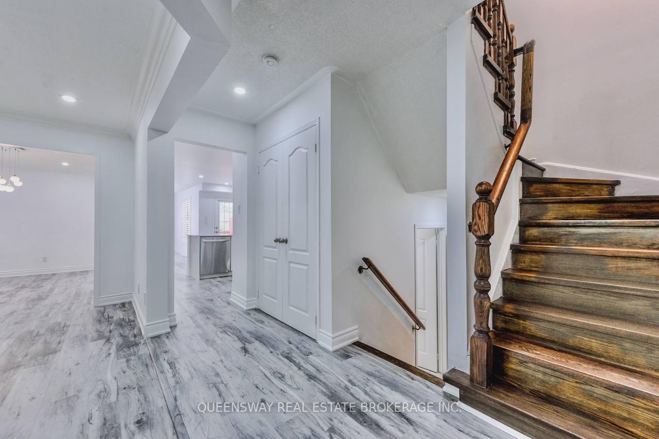 Photo 5 of 12 Dandelion Road, Brampton, Sandringham-Wellington — HOMEH