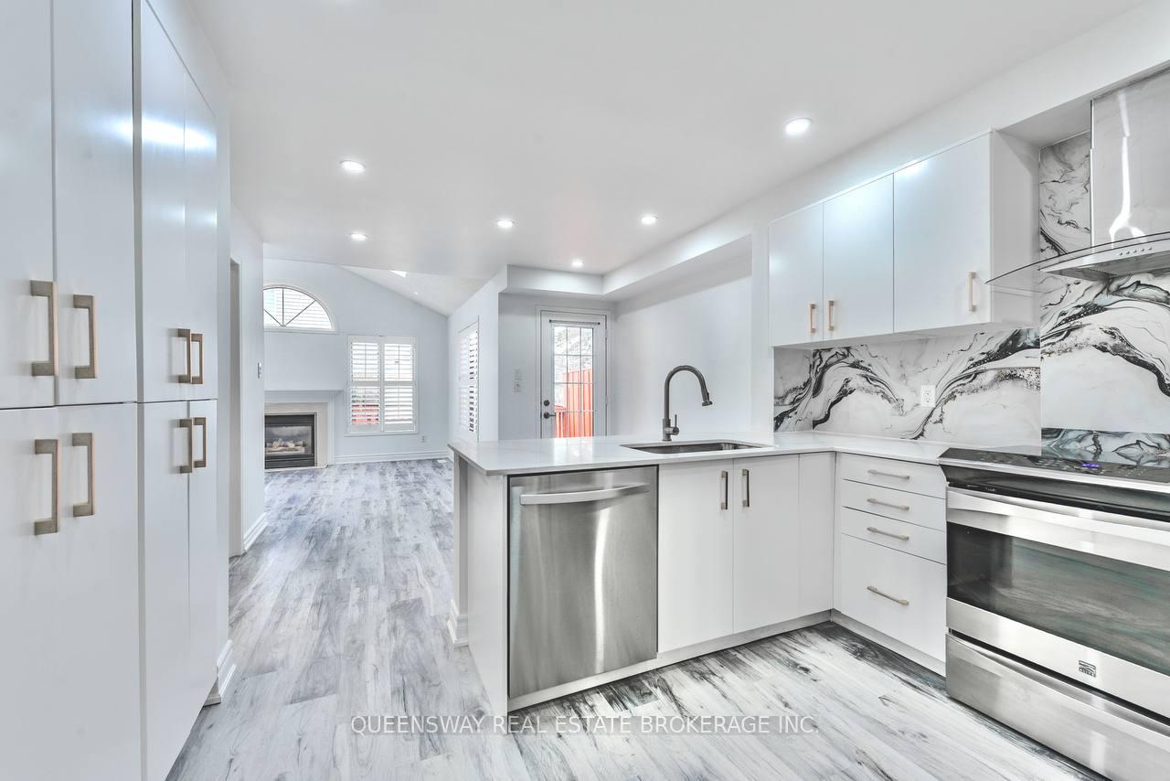 Photo 8 of 12 Dandelion Road, Brampton, Sandringham-Wellington — HOMEH