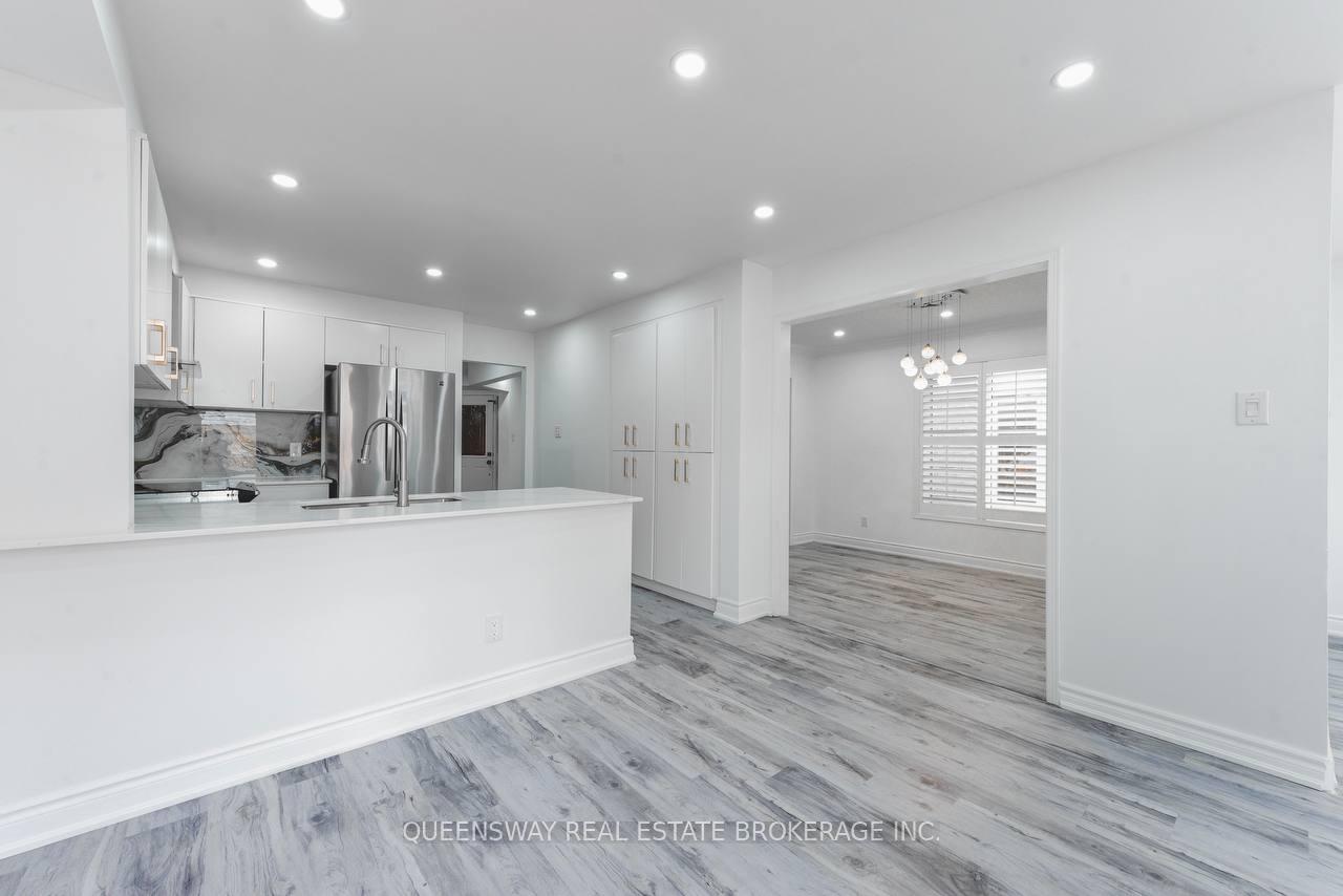 Photo 11 of 12 Dandelion Road, Brampton, Sandringham-Wellington — HOMEH