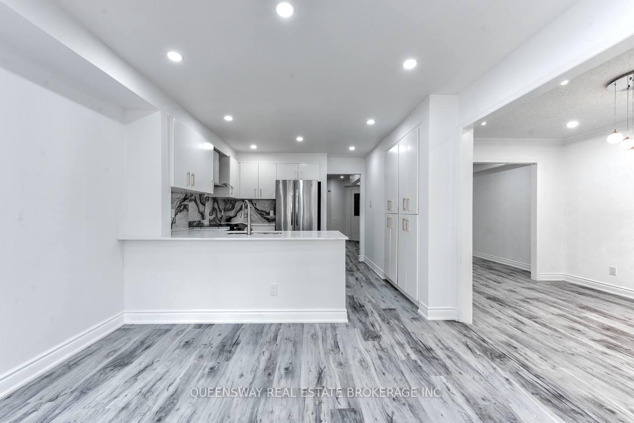 Photo 12 of 12 Dandelion Road, Brampton, Sandringham-Wellington — HOMEH