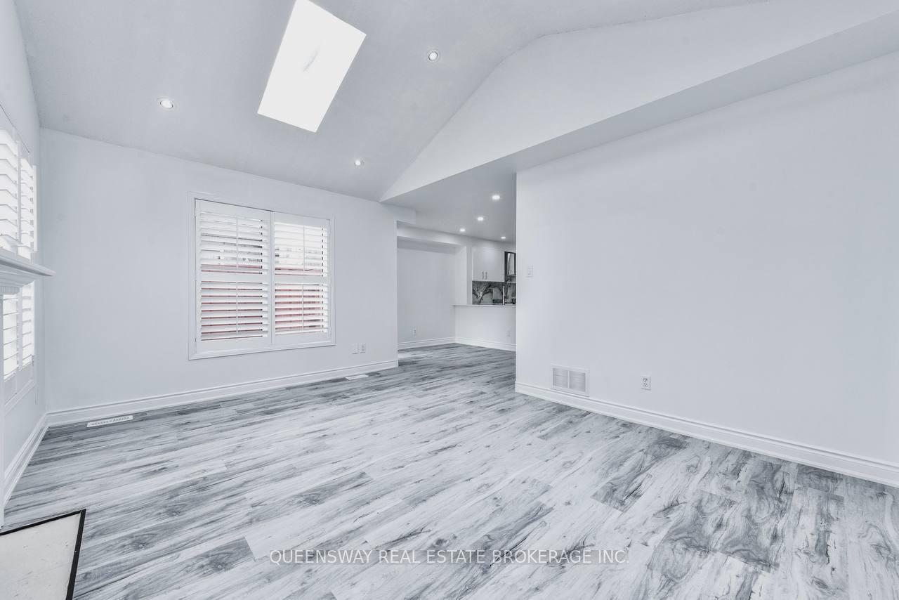 Photo 17 of 12 Dandelion Road, Brampton, Sandringham-Wellington — HOMEH