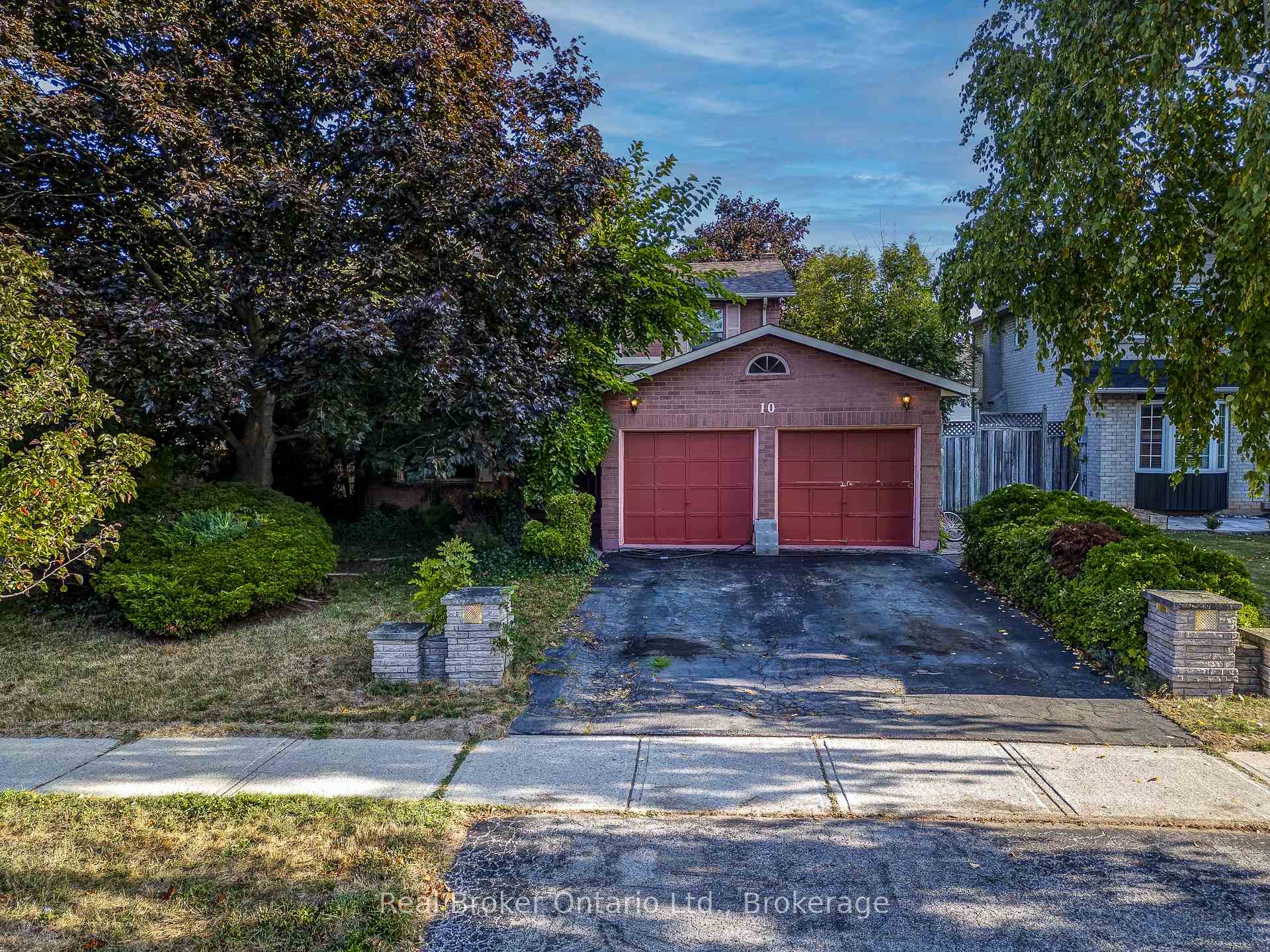 Front of 10 Jeanette Avenue