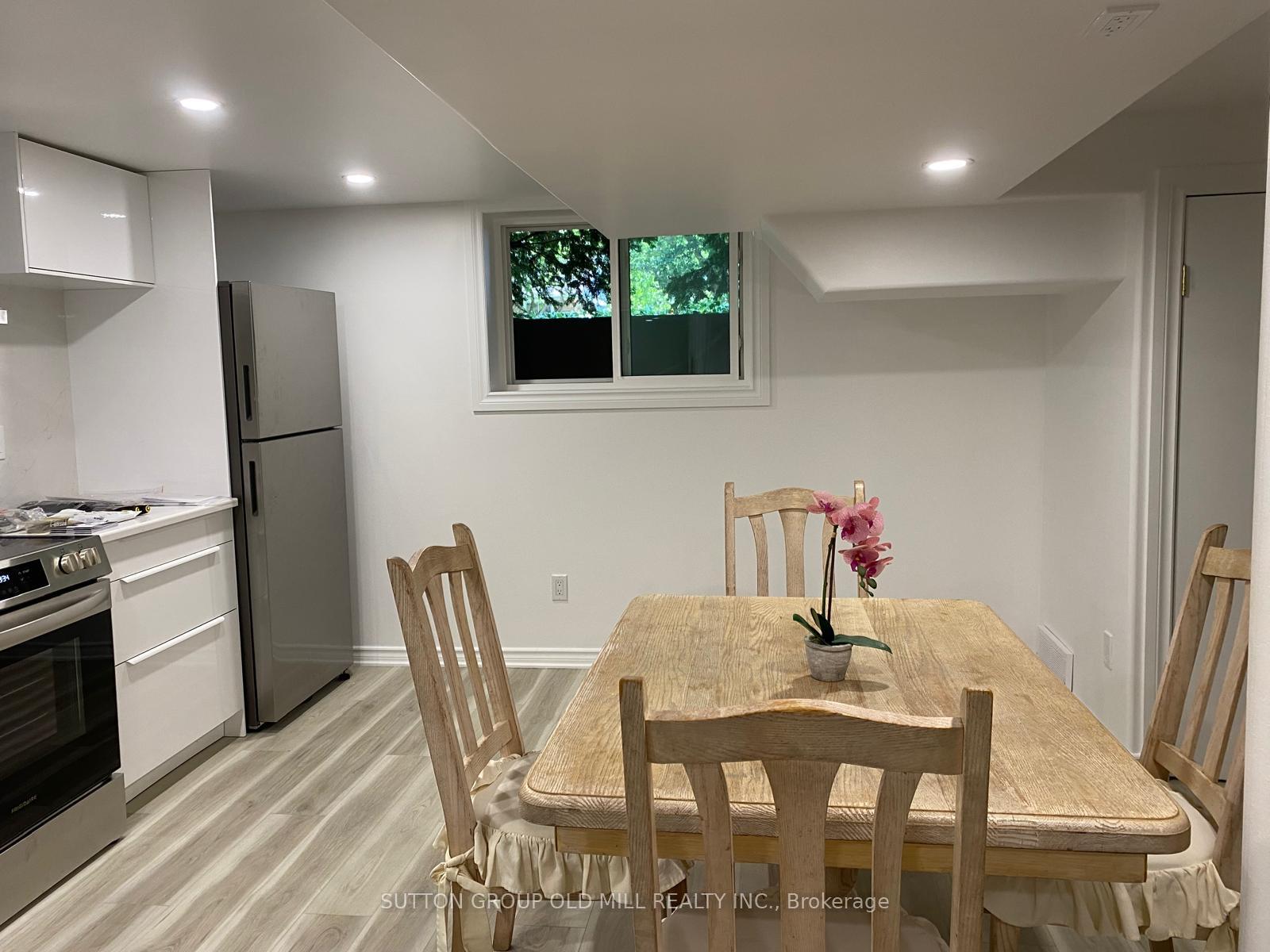 Photo 4 of Unit Split Unit, 14 Evergreen Drive, Guelph, Kortright East — HOMEH