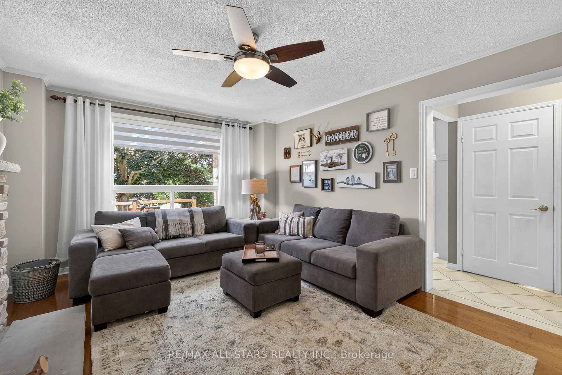 Photo 9 of 10 Castille Crescent, Georgina, Keswick South — HOMEH