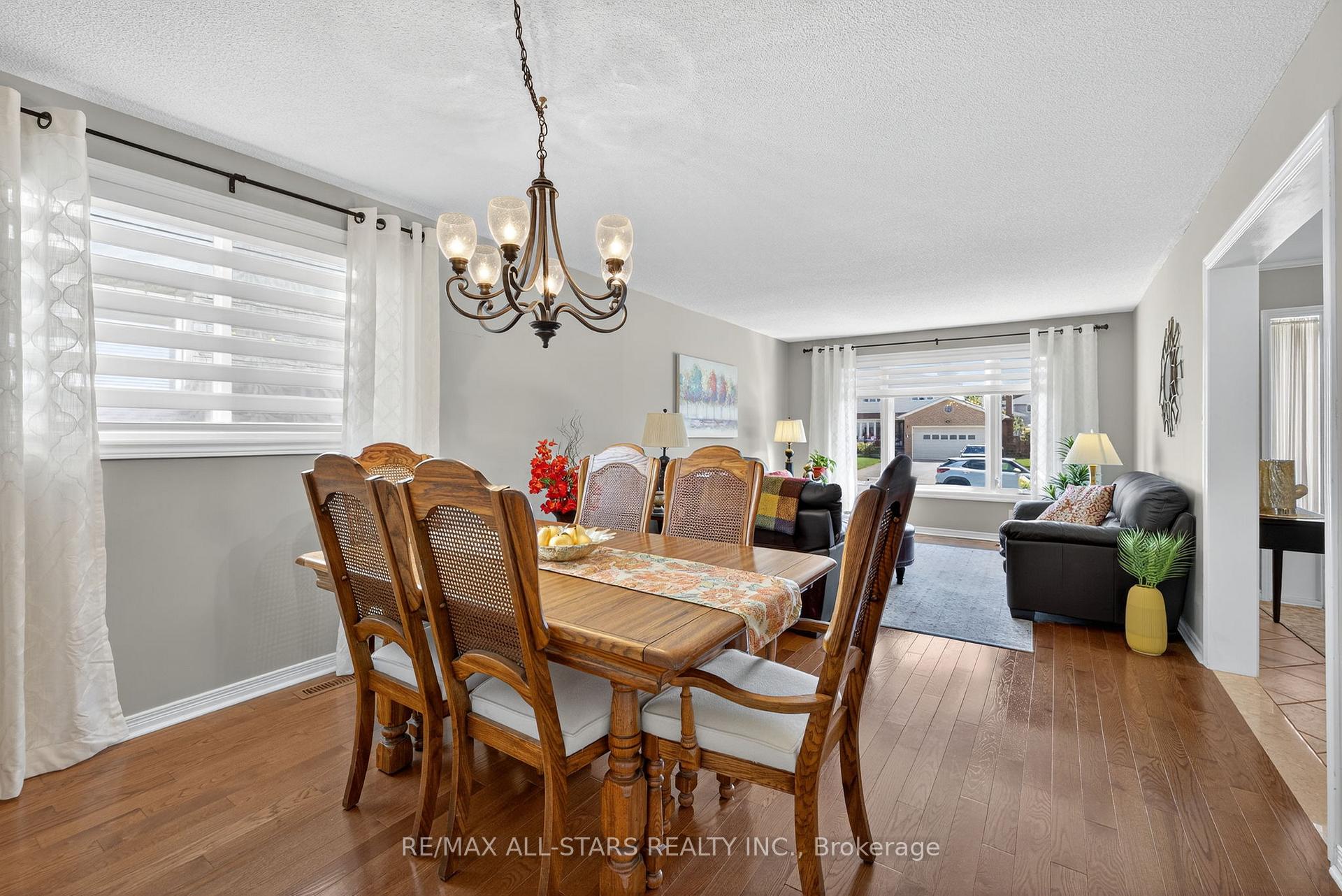 Photo 16 of 10 Castille Crescent, Georgina, Keswick South — HOMEH