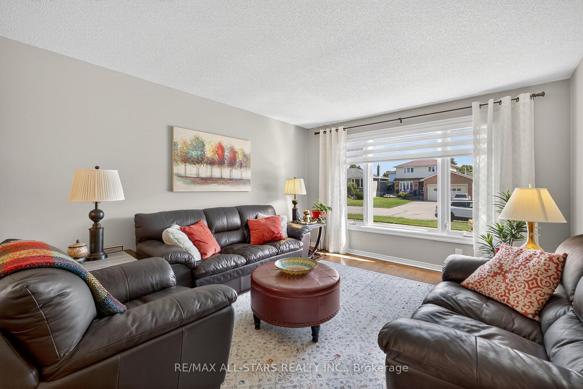 Photo 18 of 10 Castille Crescent, Georgina, Keswick South — HOMEH