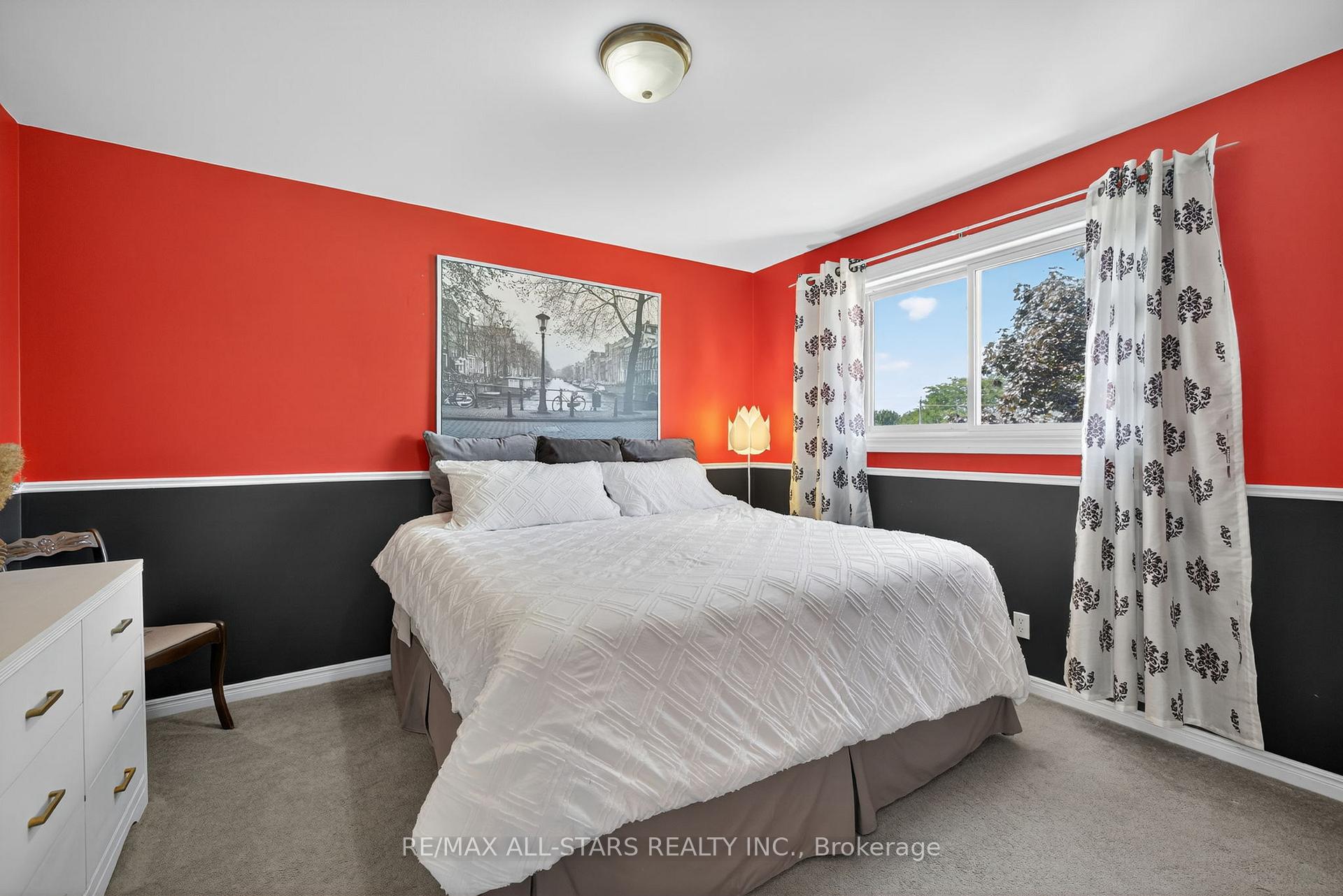 Photo 25 of 10 Castille Crescent, Georgina, Keswick South — HOMEH