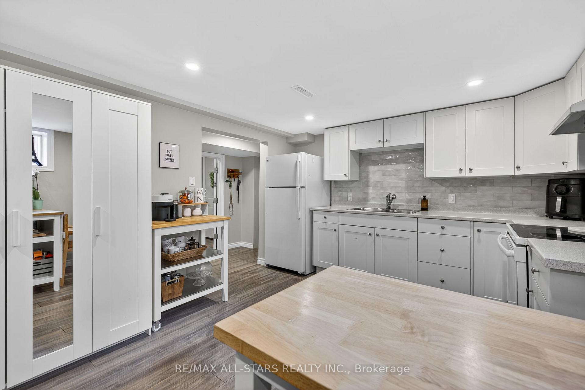 Photo 32 of 10 Castille Crescent, Georgina, Keswick South — HOMEH