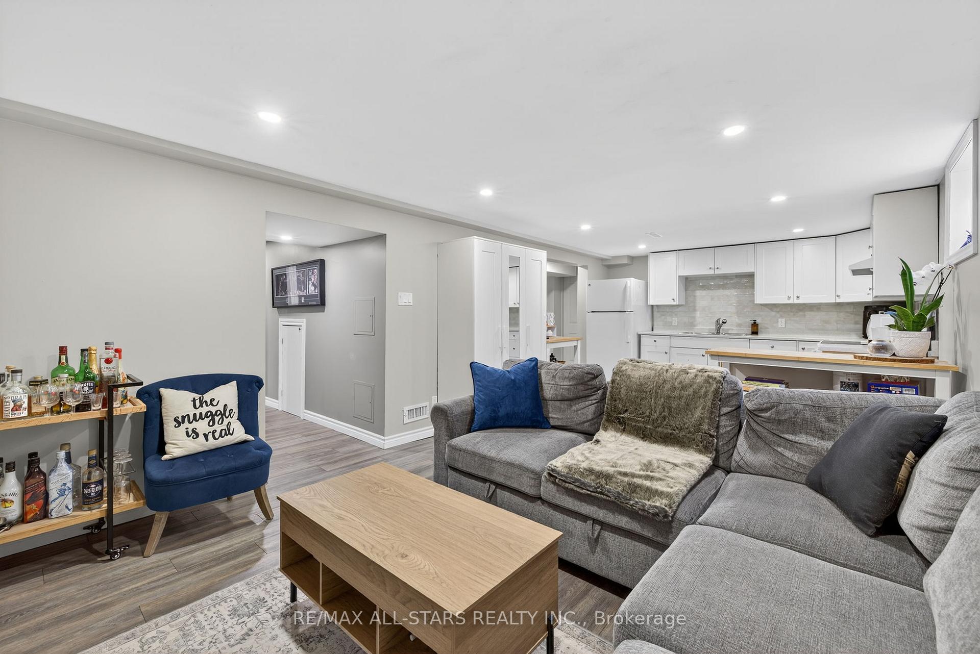 Photo 34 of 10 Castille Crescent, Georgina, Keswick South — HOMEH