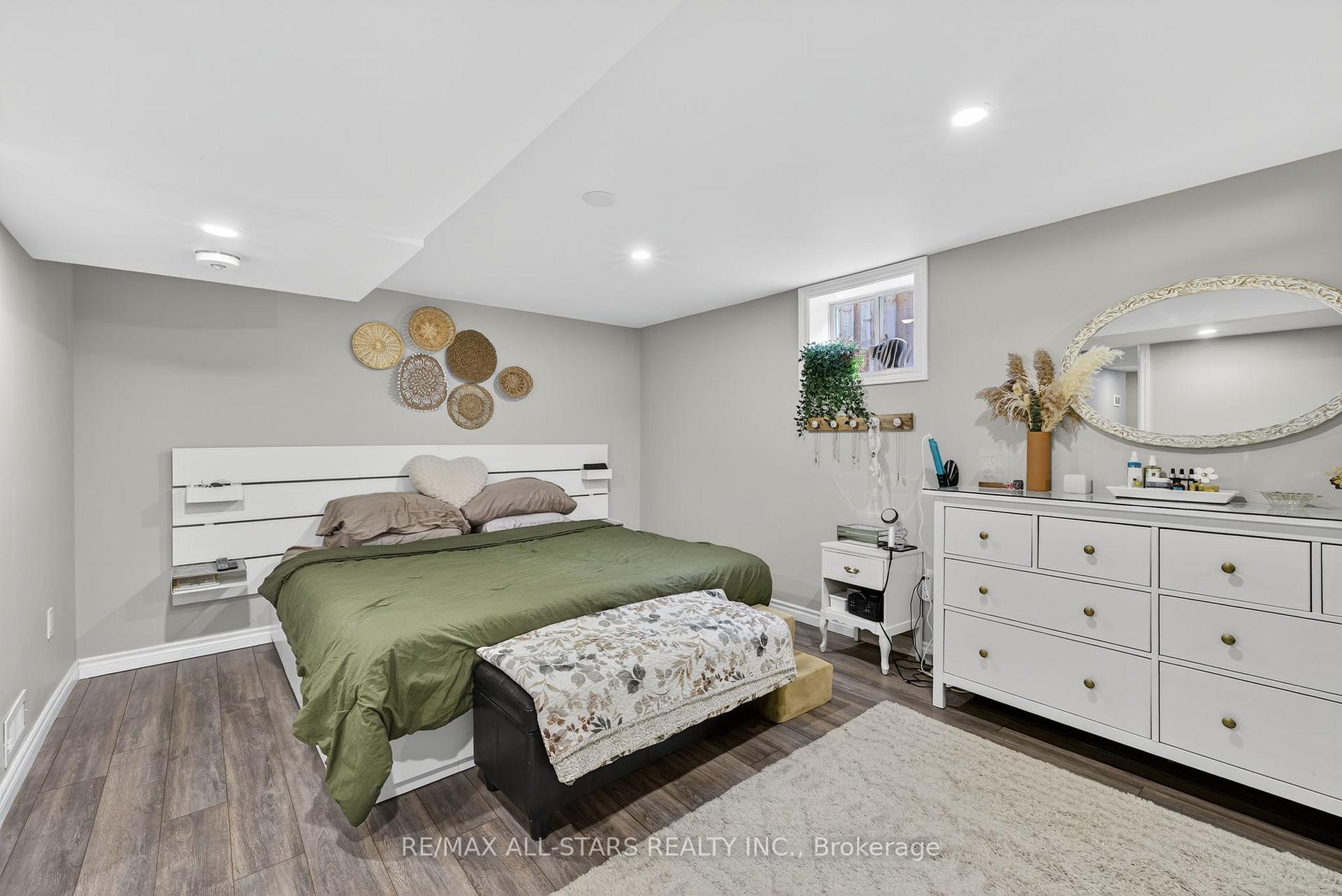 Photo 35 of 10 Castille Crescent, Georgina, Keswick South — HOMEH