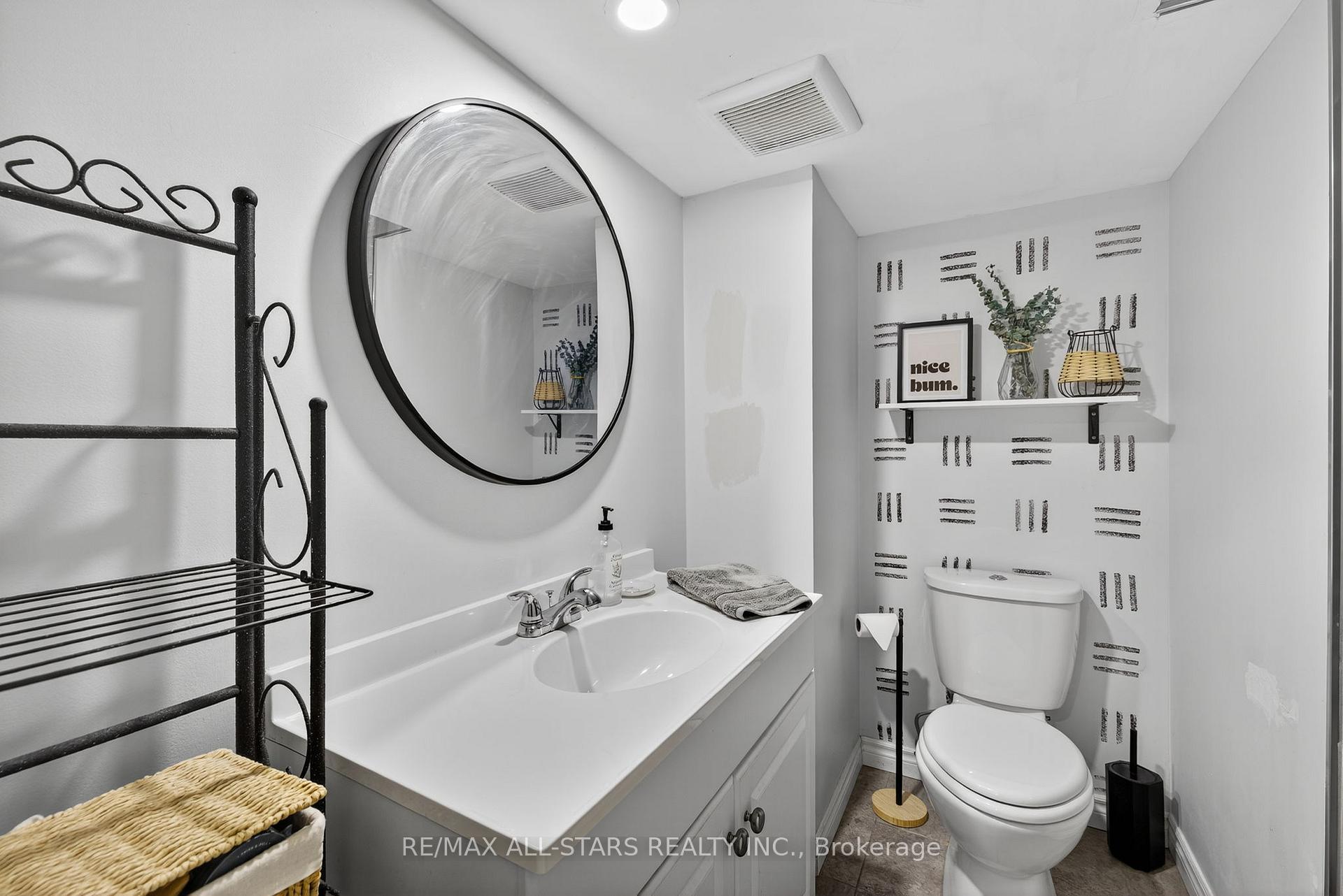 Photo 37 of 10 Castille Crescent, Georgina, Keswick South — HOMEH