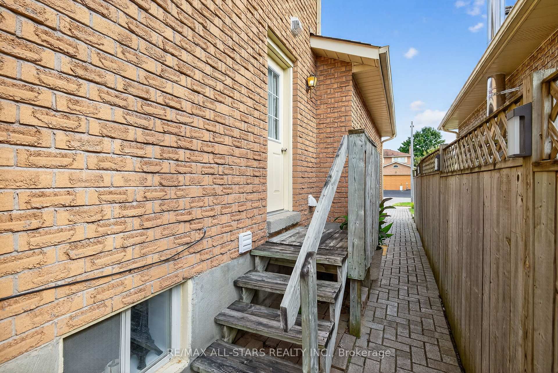 Photo 38 of 10 Castille Crescent, Georgina, Keswick South — HOMEH