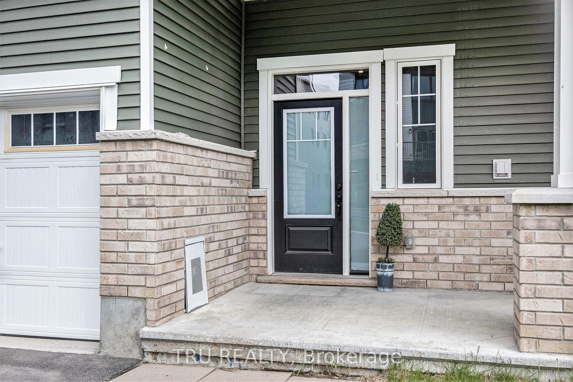 Photo 2 of 34 Lentago Avenue, Ottawa, Barrhaven - Half Moon Bay — HOMEH