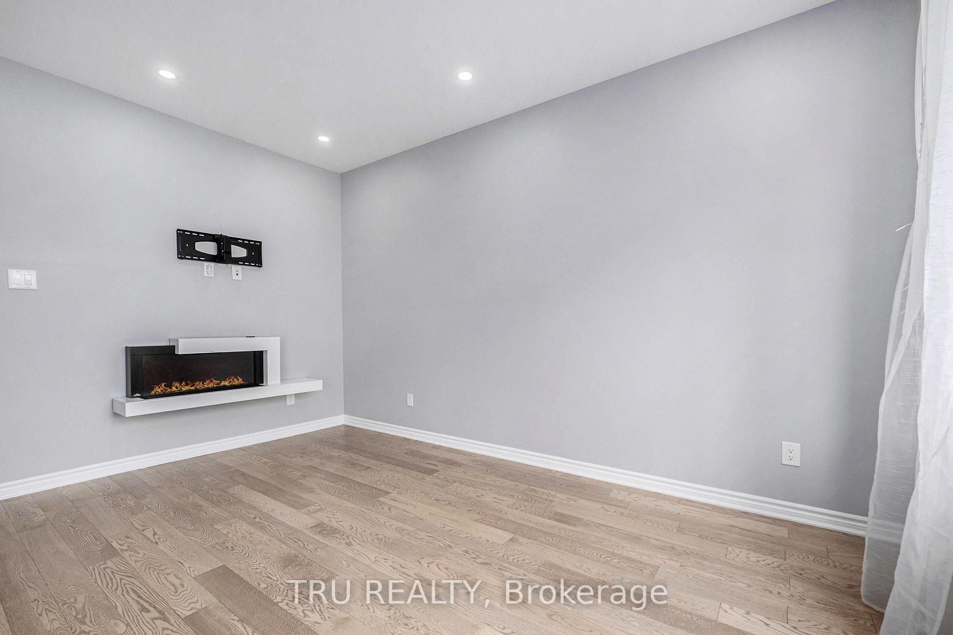 Photo 12 of 34 Lentago Avenue, Ottawa, Barrhaven - Half Moon Bay — HOMEH