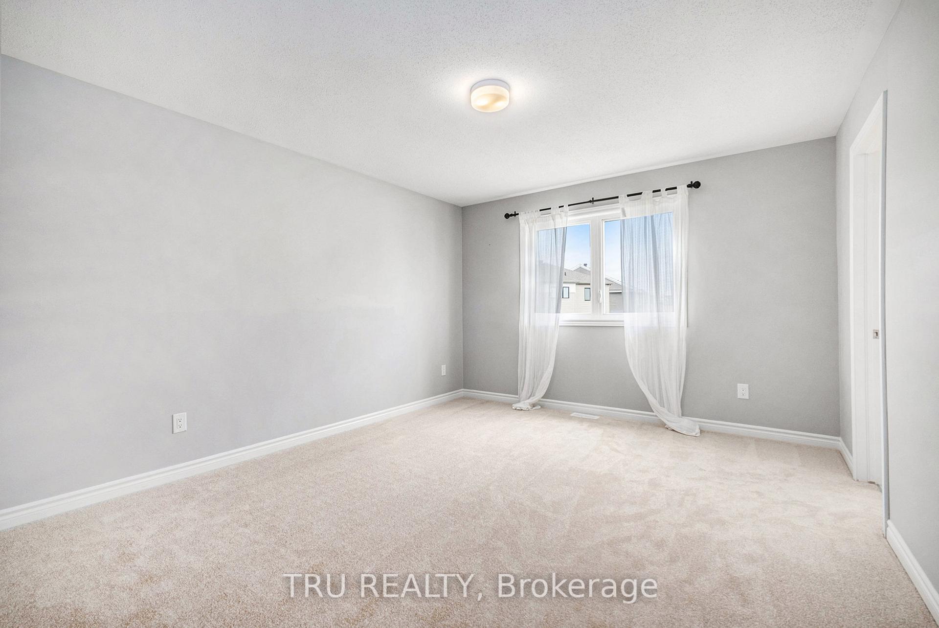 Photo 17 of 34 Lentago Avenue, Ottawa, Barrhaven - Half Moon Bay — HOMEH