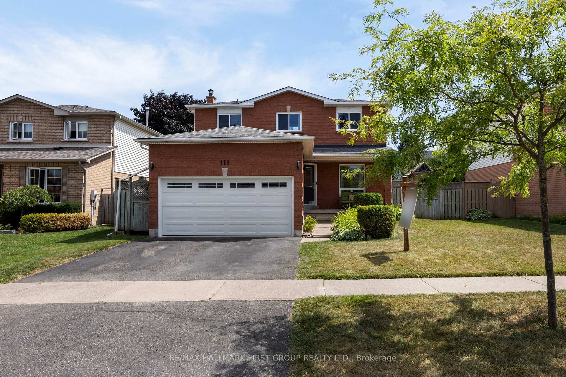 Photo 2 of 111 Clayton Crescent, Clarington, Bowmanville — HOMEH
