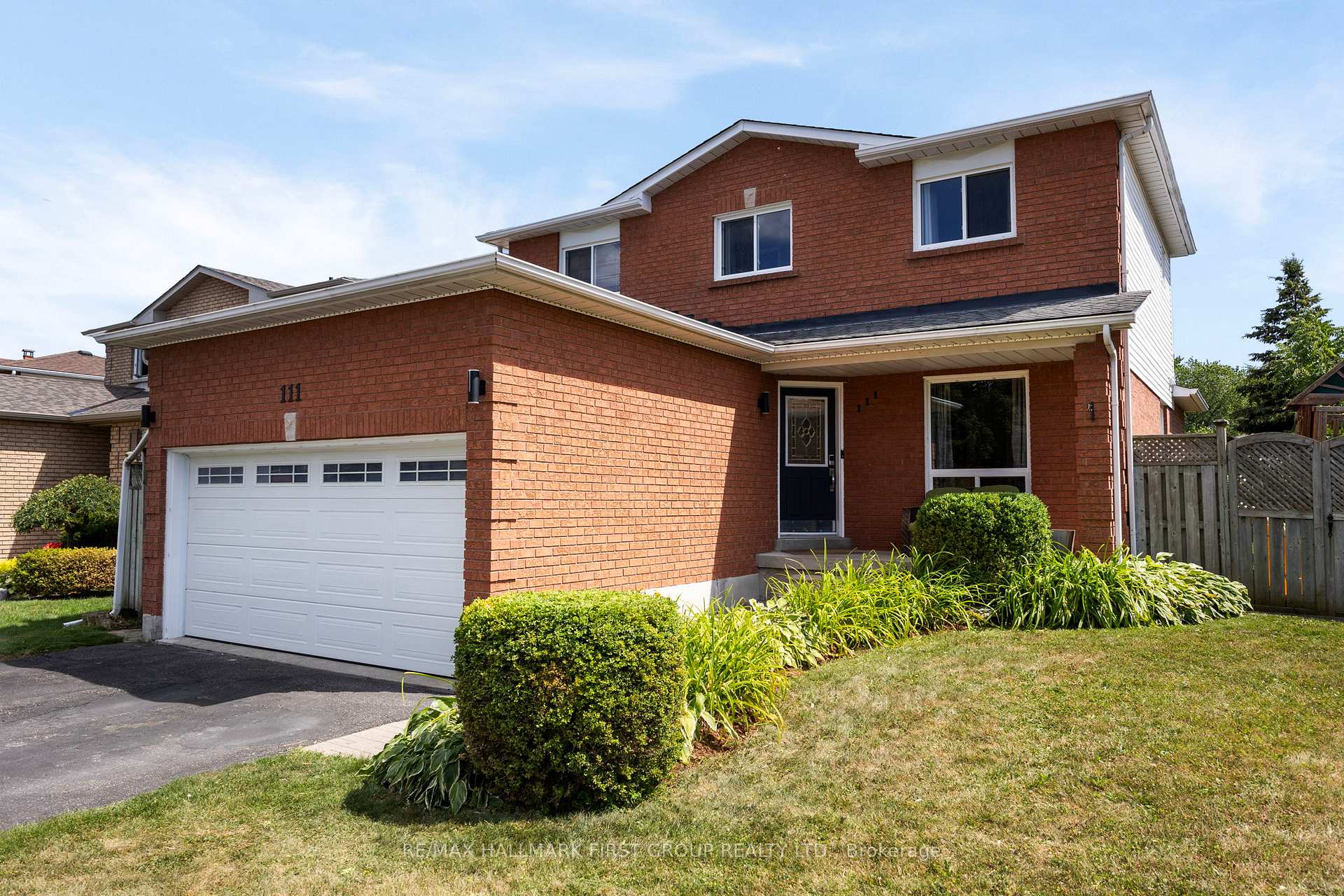 Photo 4 of 111 Clayton Crescent, Clarington, Bowmanville — HOMEH