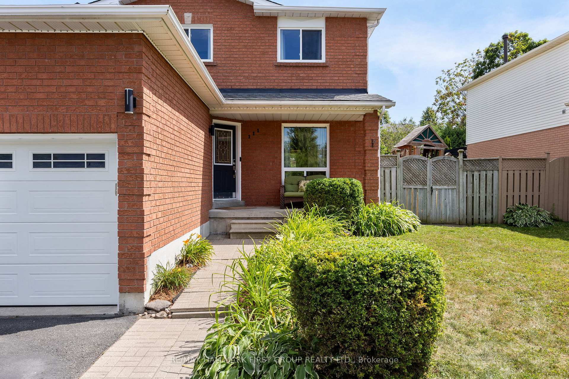 Photo 5 of 111 Clayton Crescent, Clarington, Bowmanville — HOMEH