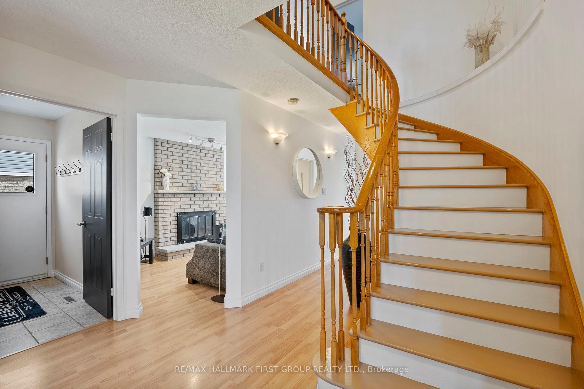 Photo 7 of 111 Clayton Crescent, Clarington, Bowmanville — HOMEH
