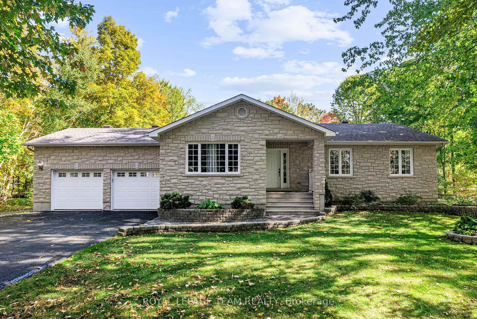 Photo 1 of 3309 Wild Cherry Drive, Ottawa, Osgoode — HOMEH