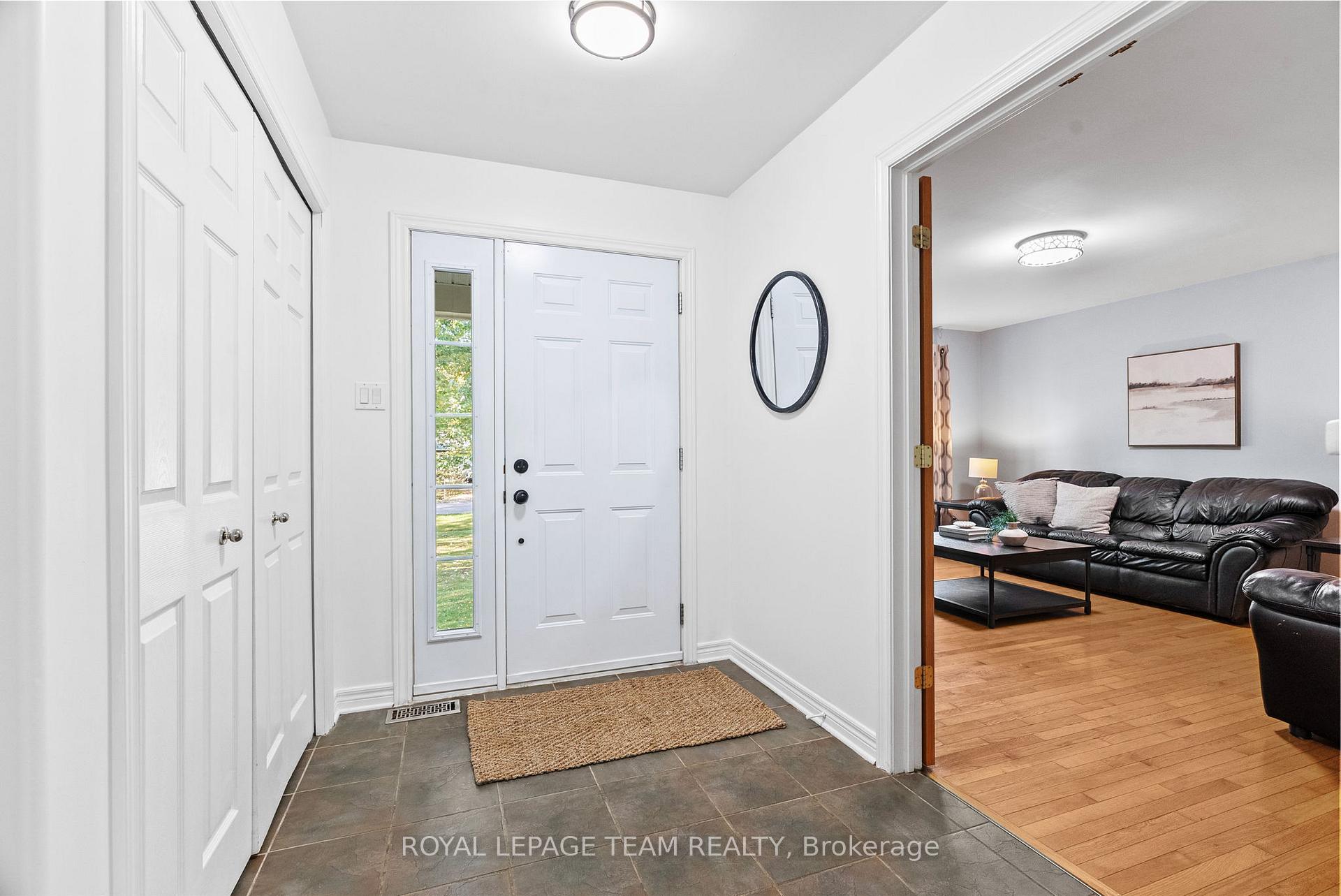 Photo 4 of 3309 Wild Cherry Drive, Ottawa, Osgoode — HOMEH