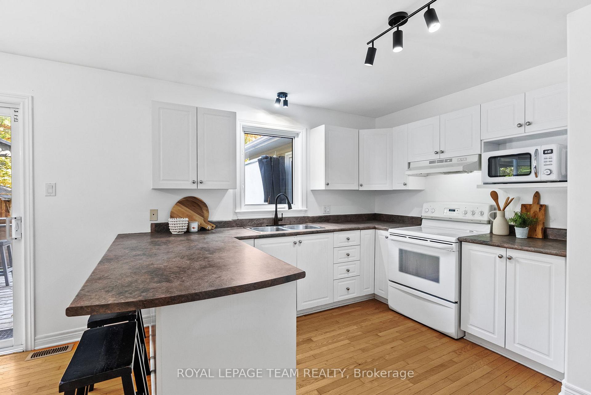 Photo 10 of 3309 Wild Cherry Drive, Ottawa, Osgoode — HOMEH
