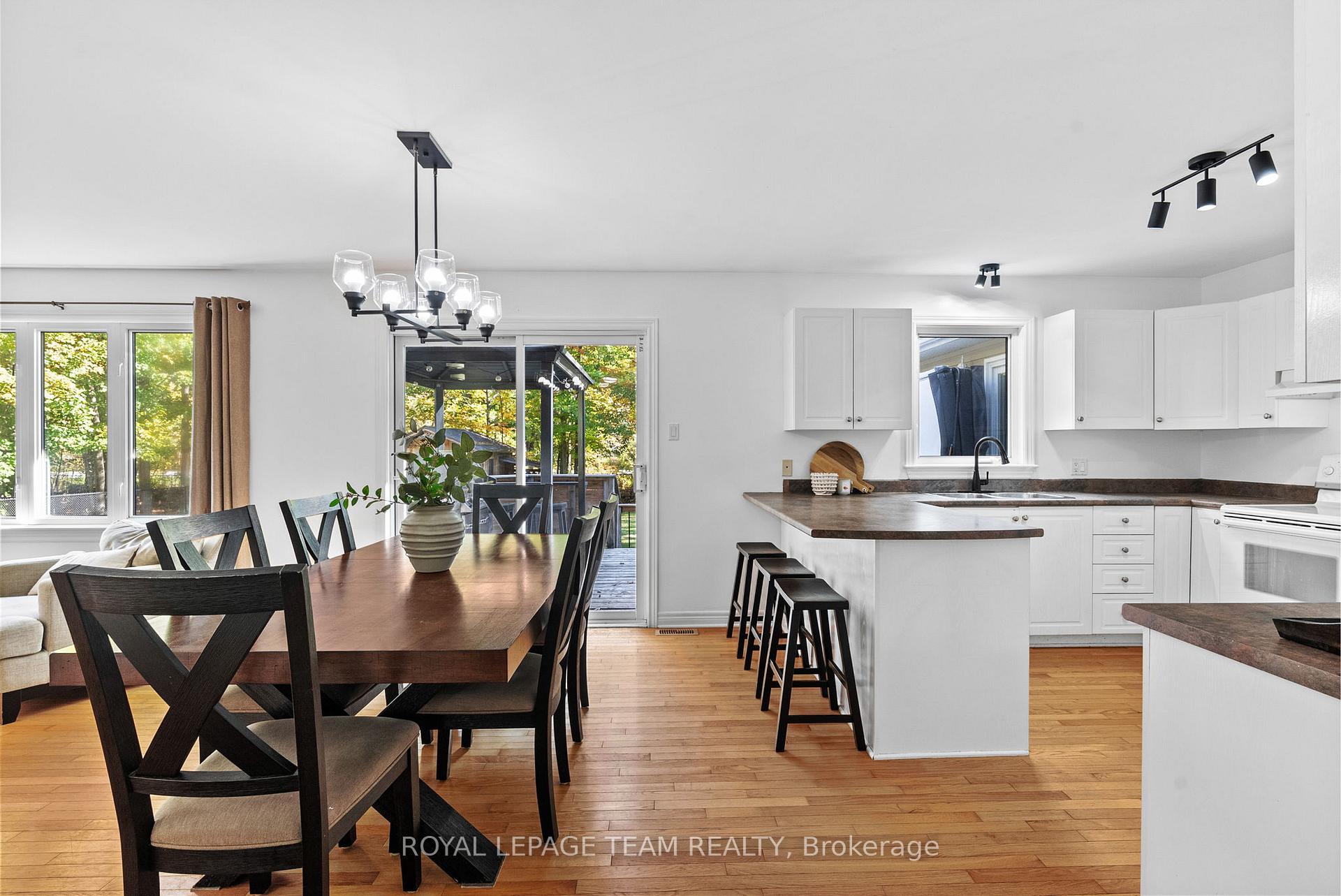 Photo 11 of 3309 Wild Cherry Drive, Ottawa, Osgoode — HOMEH
