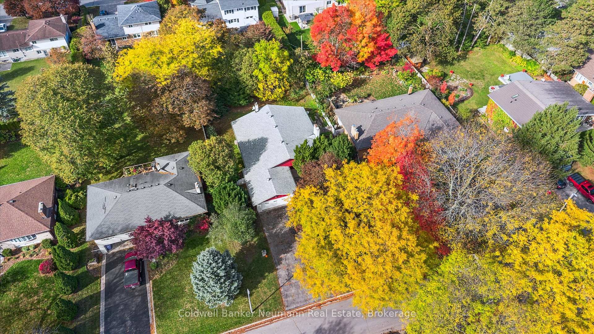 Photo 4 of 25 Oak Street, Guelph, Kortright West — HOMEH