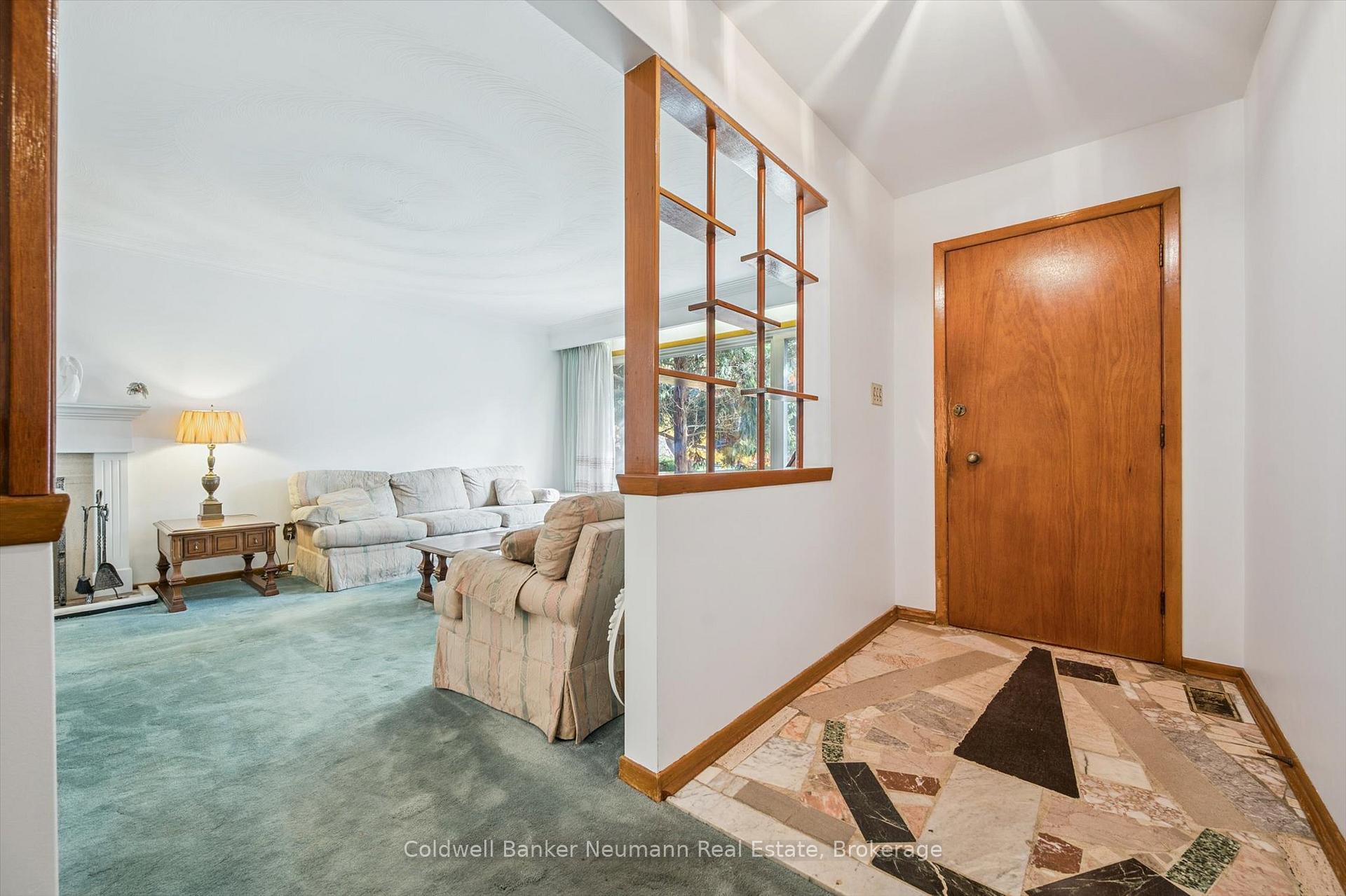 Photo 10 of 25 Oak Street, Guelph, Kortright West — HOMEH