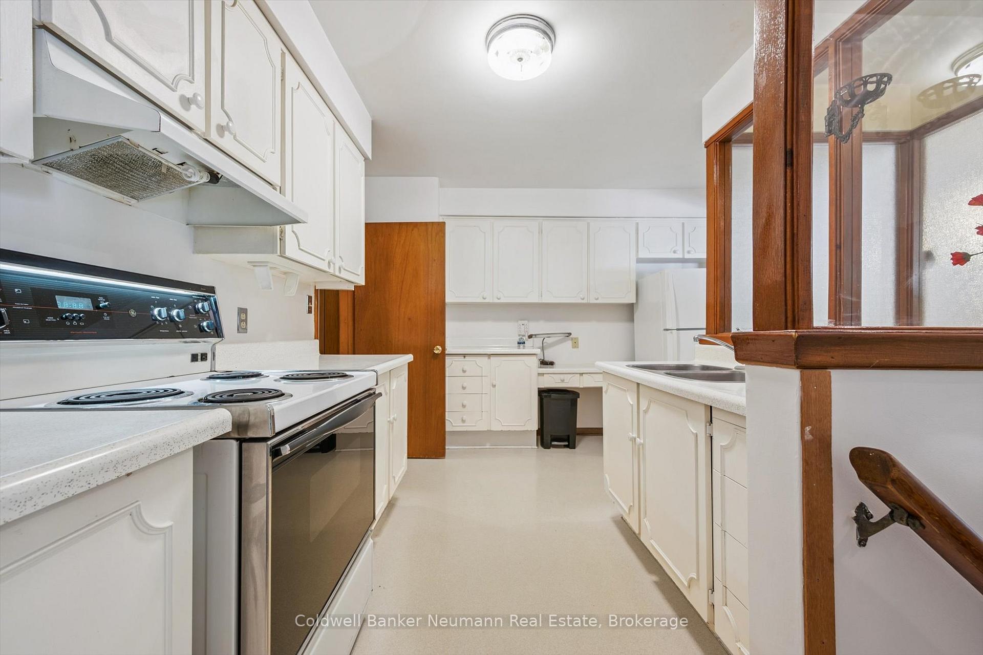 Photo 18 of 25 Oak Street, Guelph, Kortright West — HOMEH