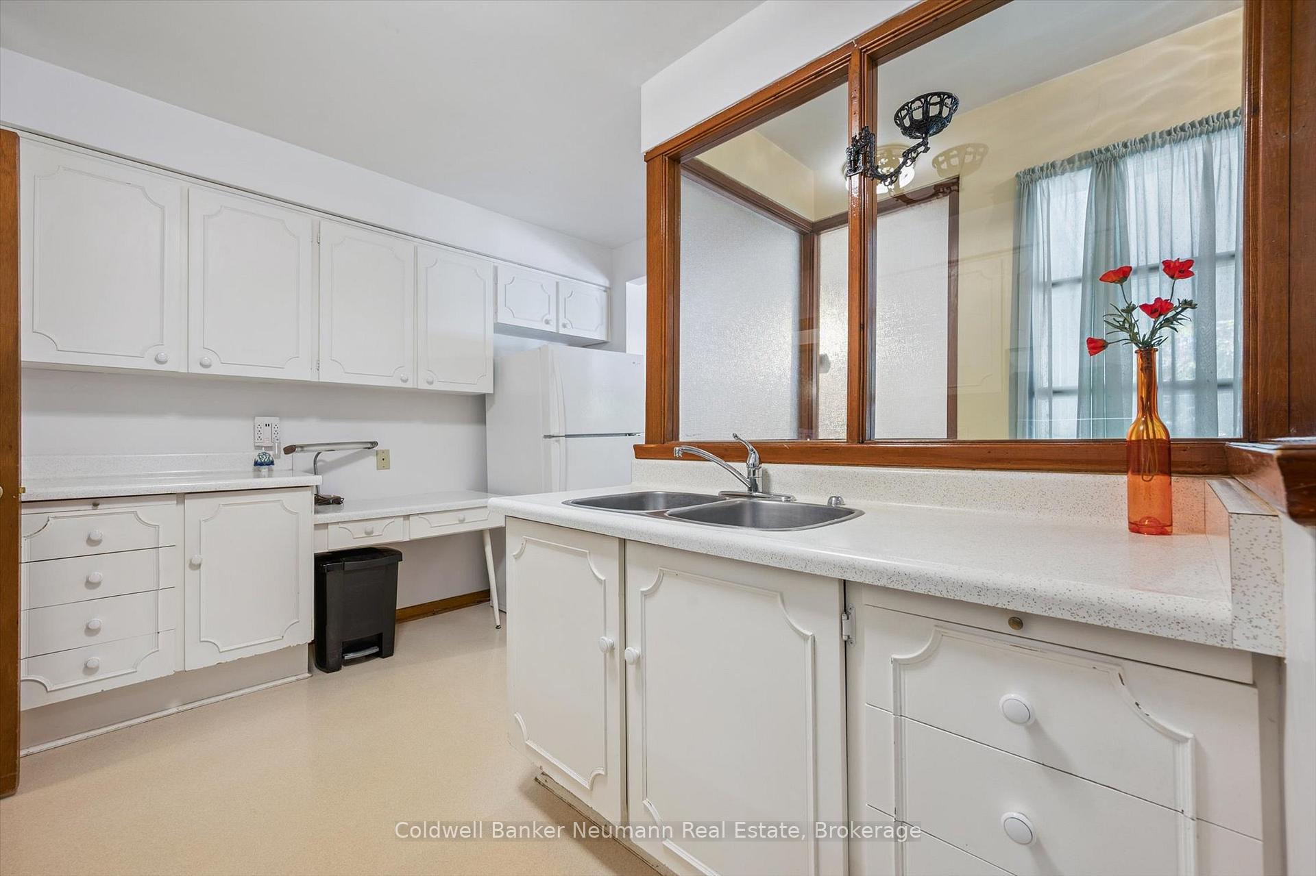 Photo 19 of 25 Oak Street, Guelph, Kortright West — HOMEH
