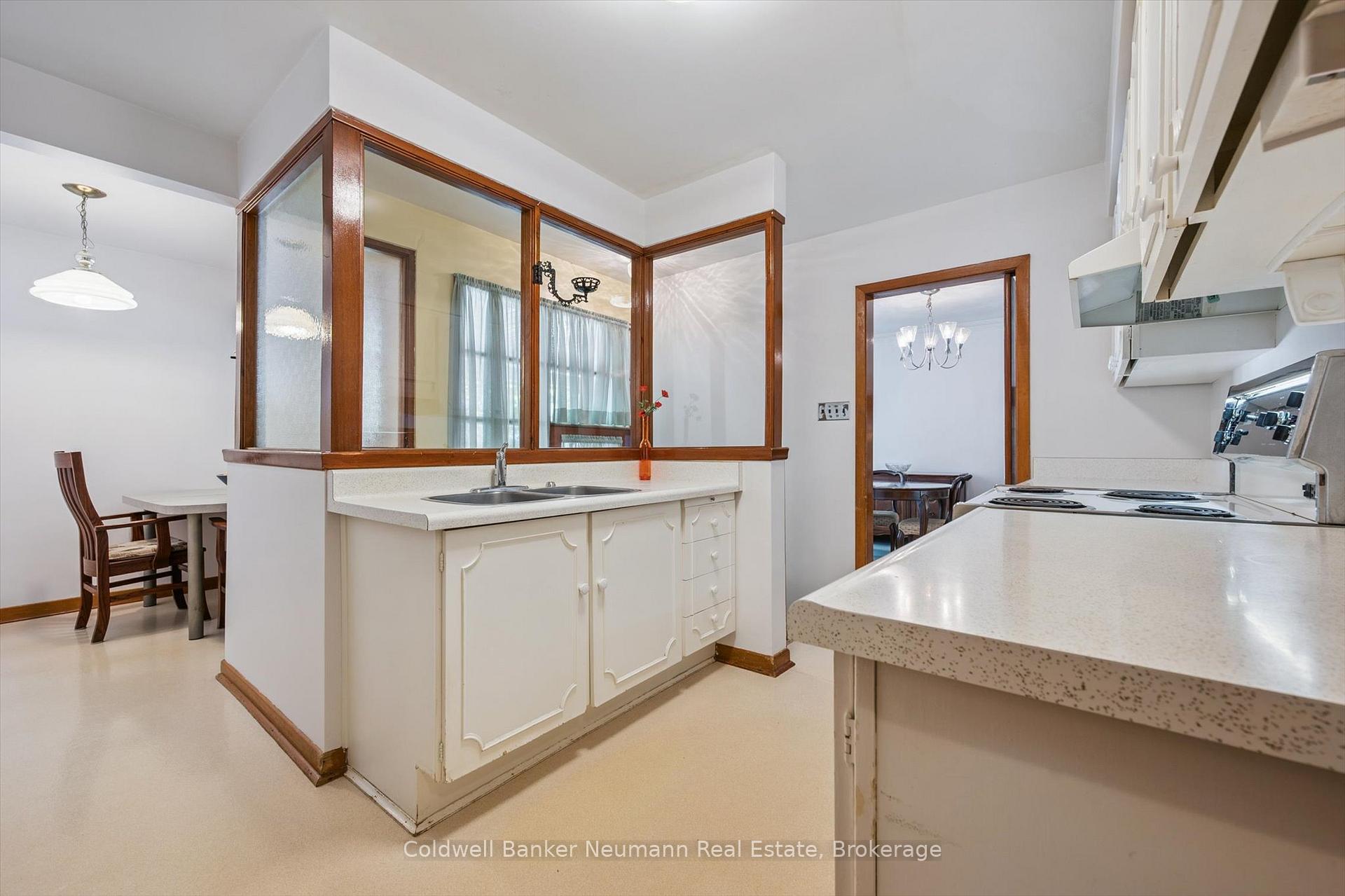 Photo 22 of 25 Oak Street, Guelph, Kortright West — HOMEH