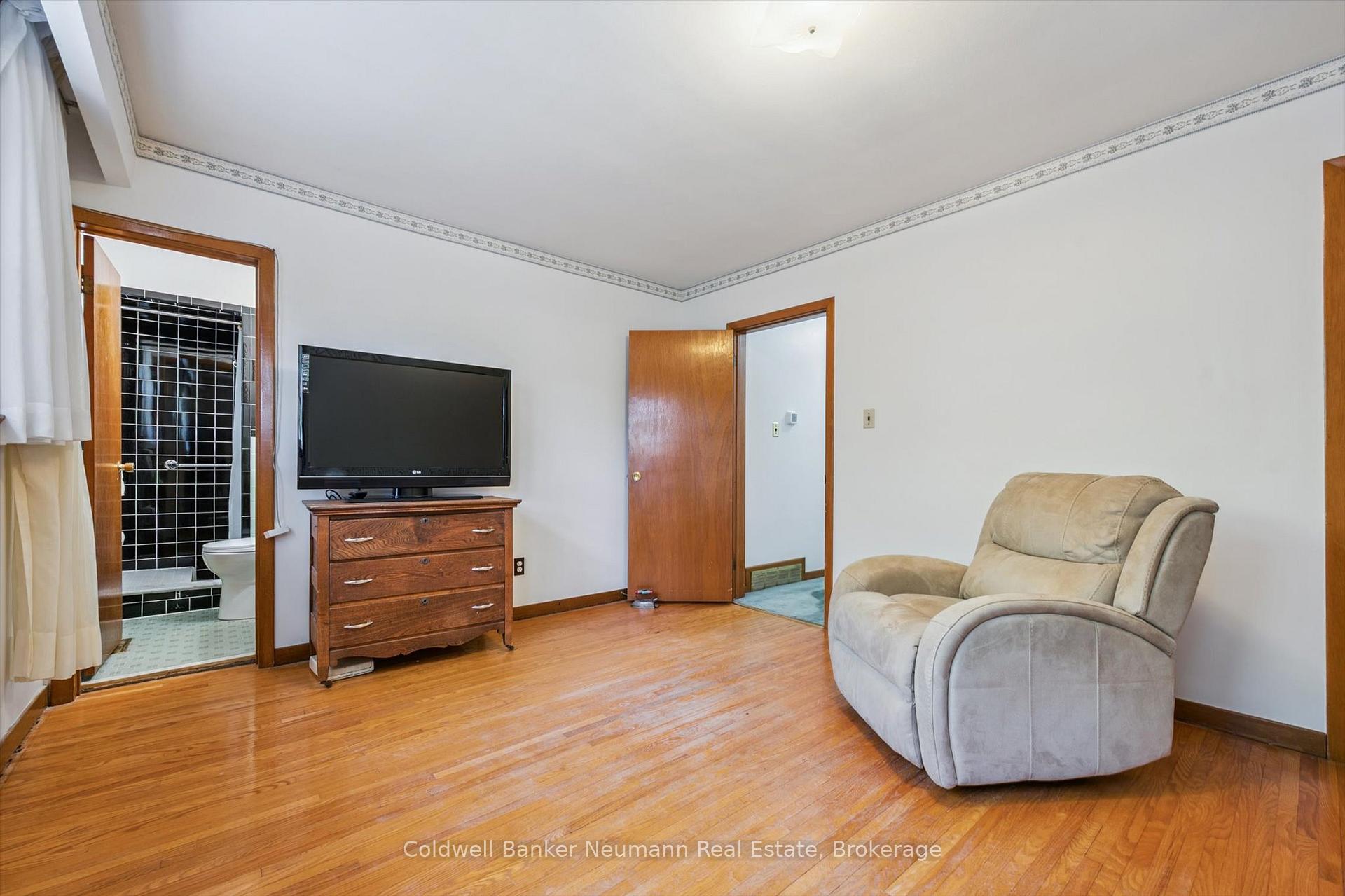Photo 25 of 25 Oak Street, Guelph, Kortright West — HOMEH