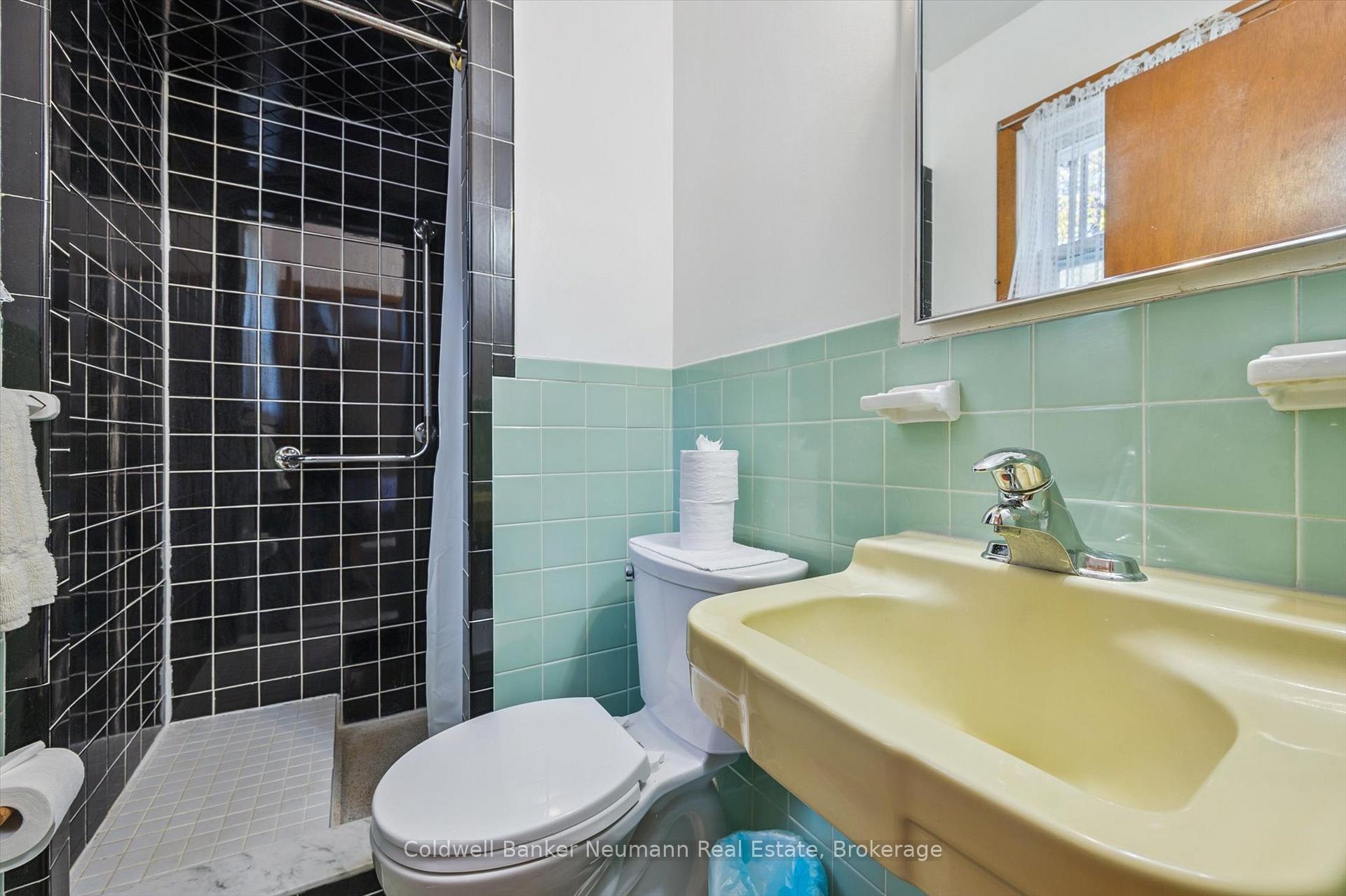 Photo 26 of 25 Oak Street, Guelph, Kortright West — HOMEH